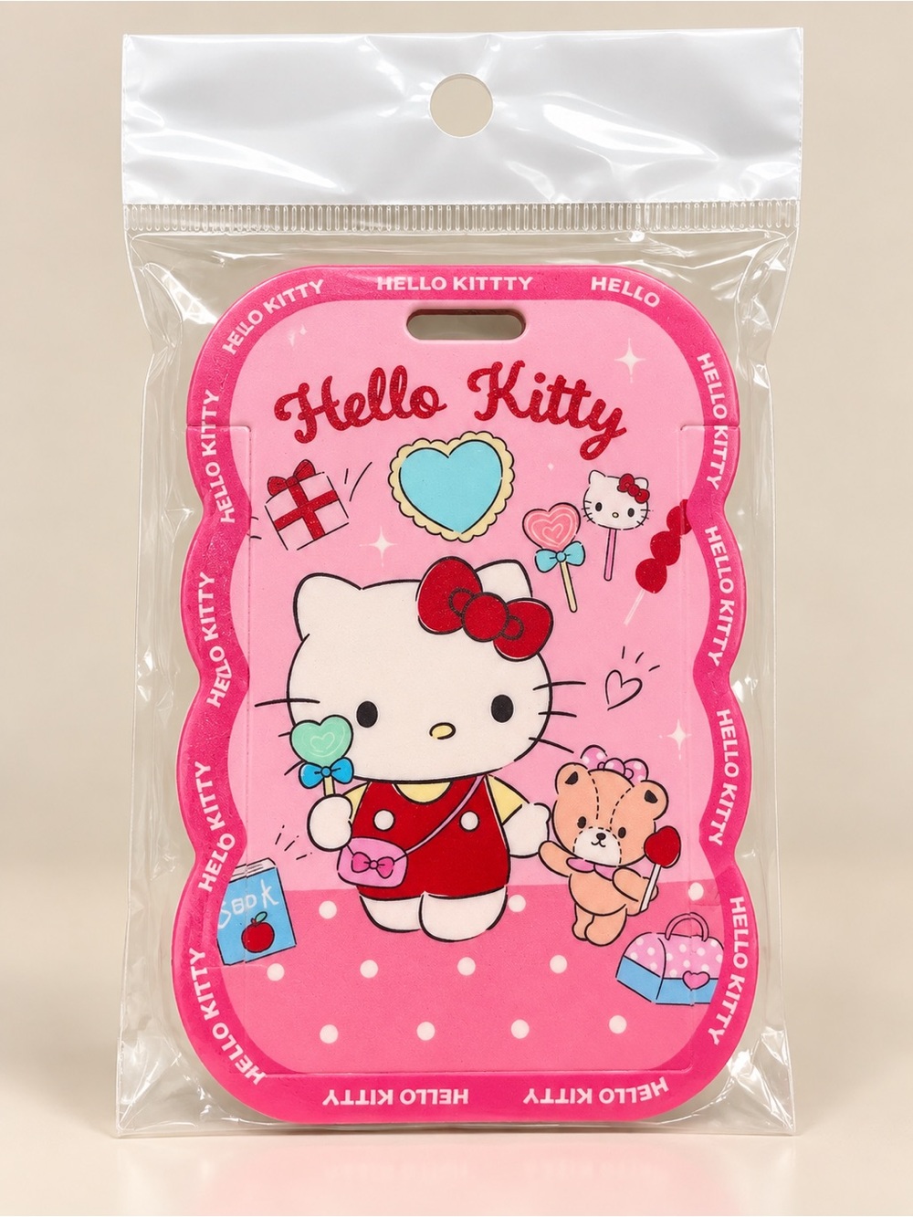 Luggage tag with Hello Kitty on it
